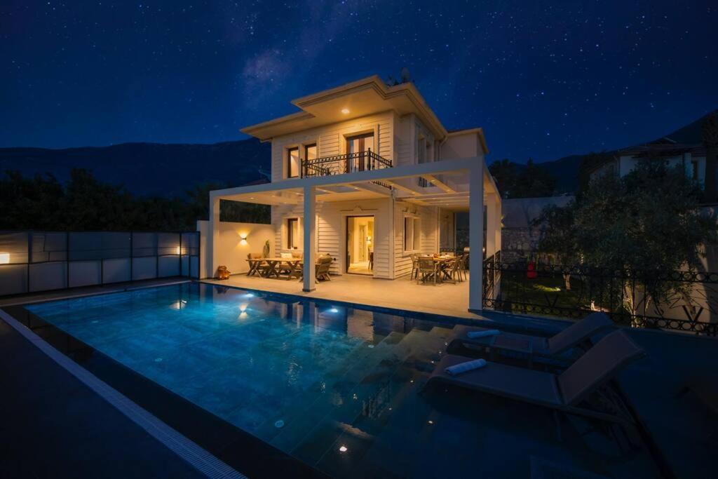 Havuzlu Korunakli Jakuzili Villa Fethiye Buitenkant foto